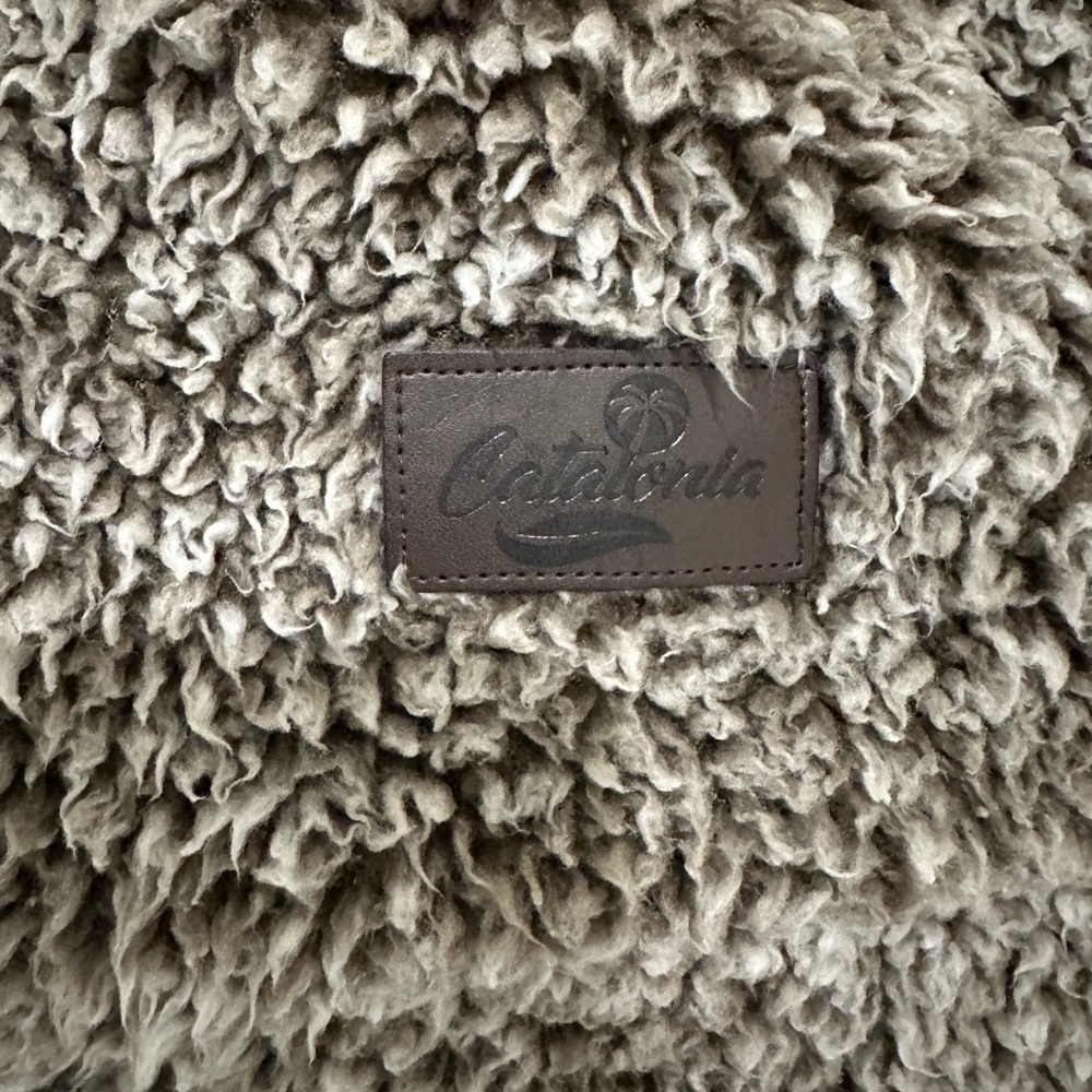 *Catalonia oversized hoodie blanket - Picture 3 of 3